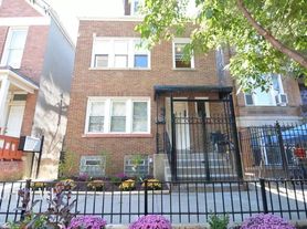 3029 W 21st Pl, Chicago, IL