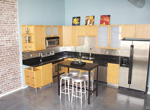 5th image of 1136 Washington Ave Unit 400
