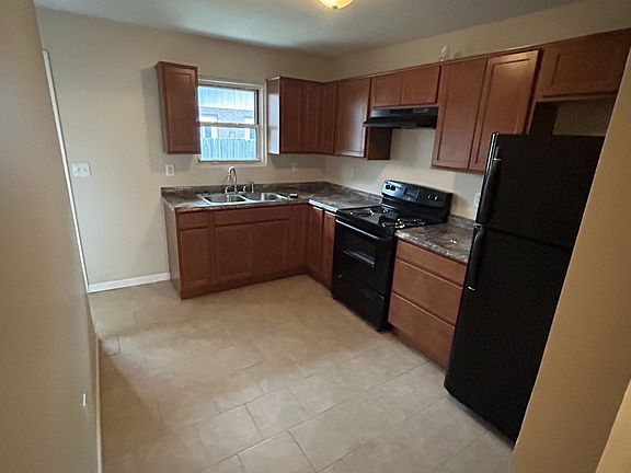 2nd image of 2541 Angela Dr #1