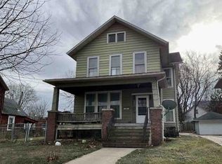 627 W Douglas St, Freeport, IL 61032