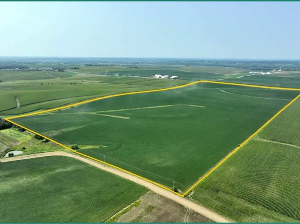 75th Street & 11th Avenue Dr, Belle Plaine, IA 52208