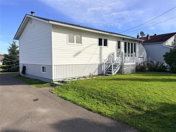 8 Fairview Street, Lewisporte, NL A0G3A0