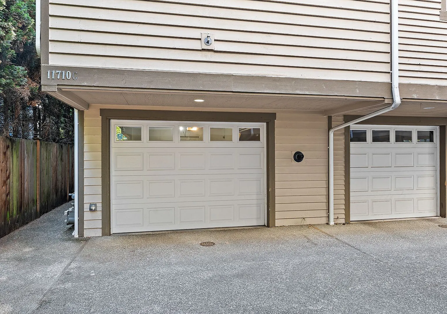 Spacious Greenwood Townhome - New Paint, Carpet and Water Heater!! — Photo 4