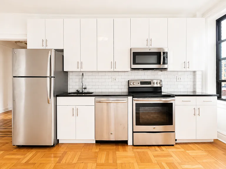 615 Fort Washington Ave #3B — Photo 4