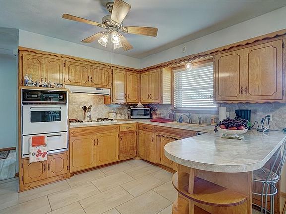 5th image of 1205 N Glenwood Dr