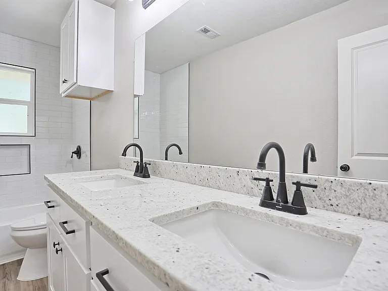 704 Natchez River Cir — Photo 26