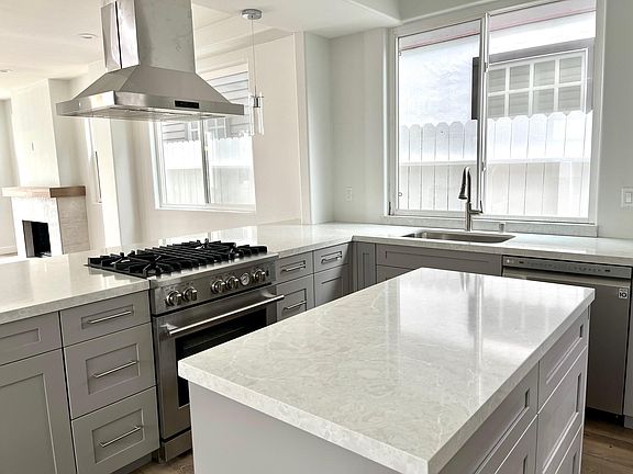 2nd image of 715 Goldenrod Ave #A