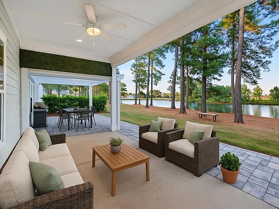 3rd image of 108 Bluff Isle Ct