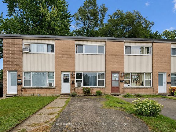 2nd image of 1567 Queenston Rd #1561