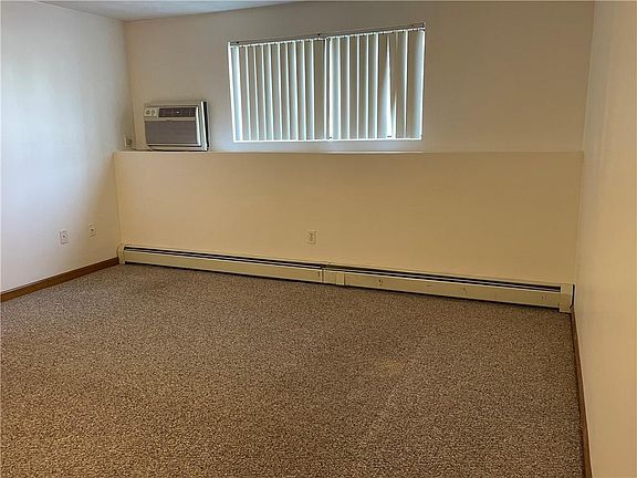 4th image of 985 Atwood Ave APT 2