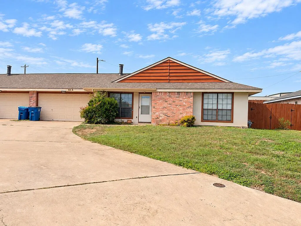 2 bed, 2.0 bath, 960 sqft, $1,800 — Photo 2