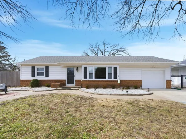 421 Epp St, Andover, KS 67002