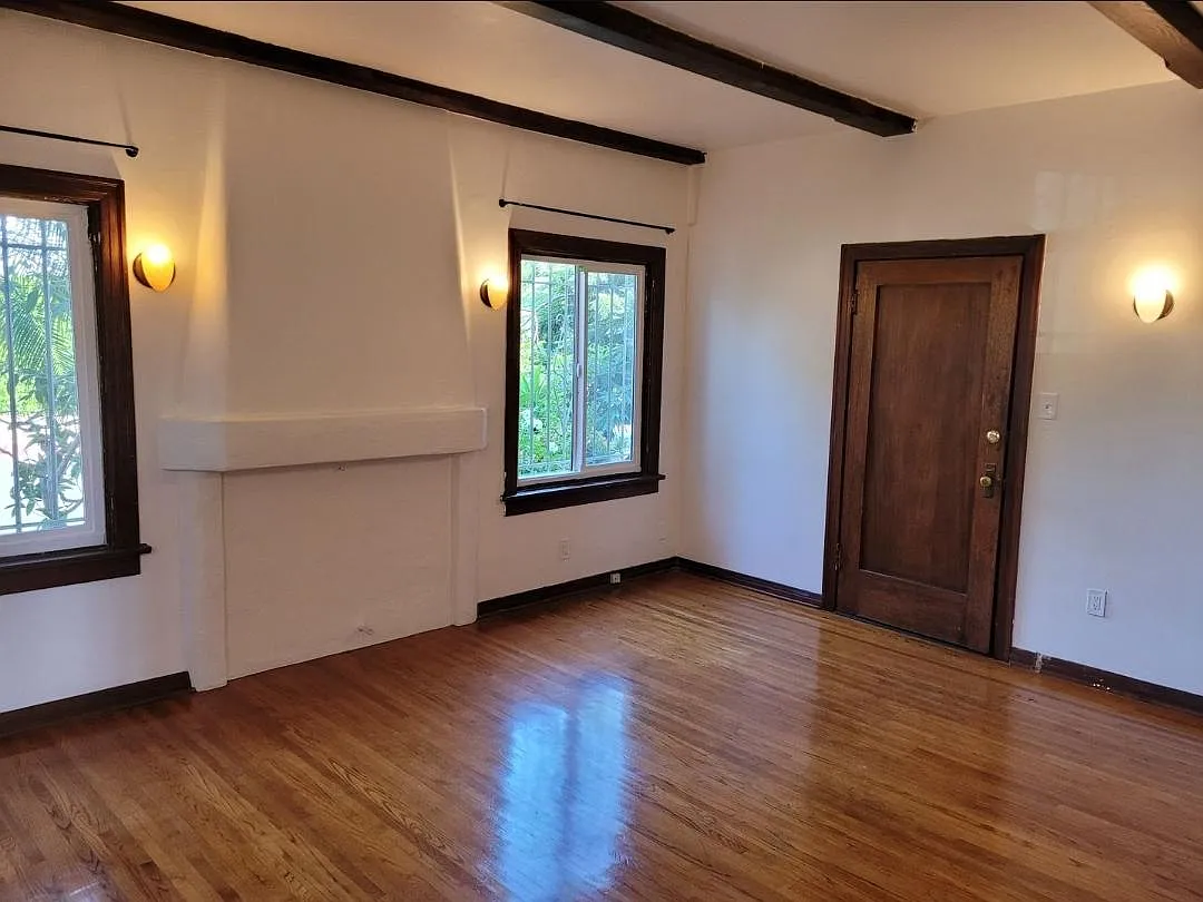 465 N Ogden Drive — Photo 2