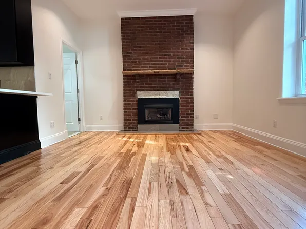 56 Huron Street image 9 of 21