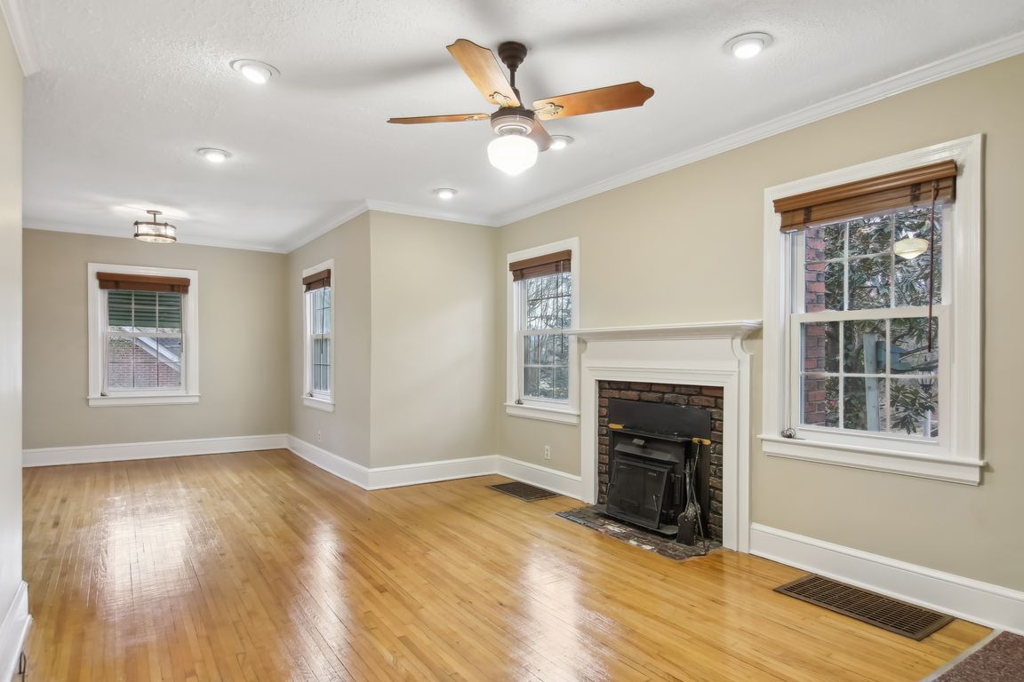 Kensington Dr-011.jpg