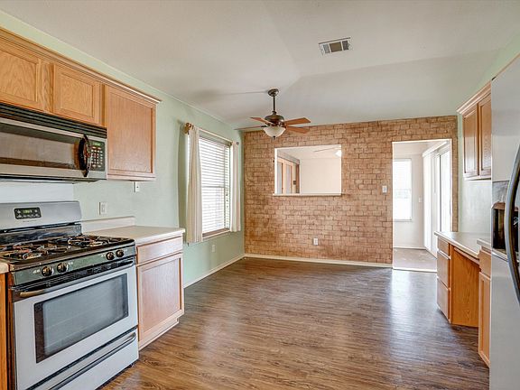 4th image of 15212 Sarahs Creek Dr