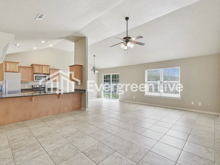 1119 River Oak — Photo 3
