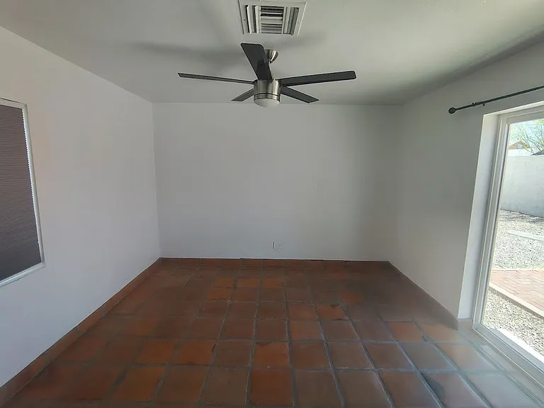 23 E Adams St — Photo 19