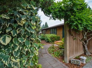 2424 SW 112th St, Seattle, WA 98146