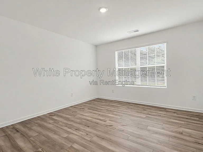 313 W 18th St — Photo 25