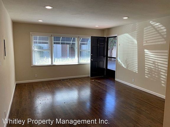 3rd image of 240 Ravenswood Ave APT 1