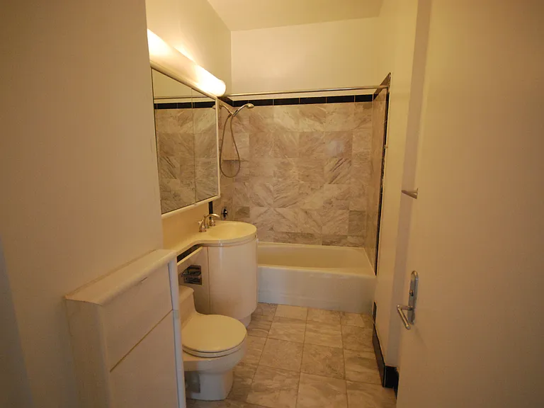 200 E 32nd St #21C — Photo 13