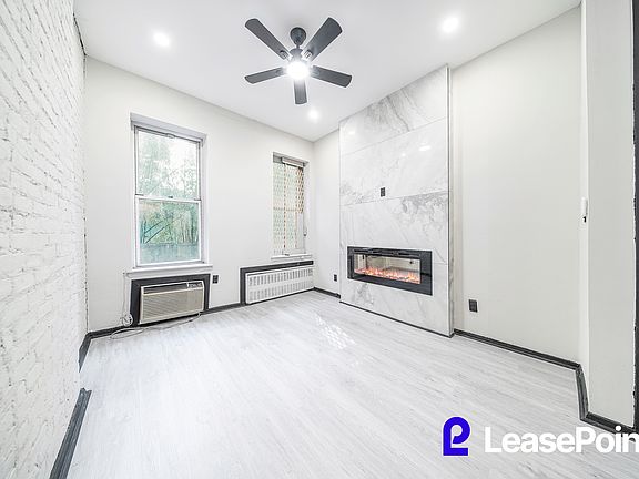 4th image of 309 W 43rd St APT 1B