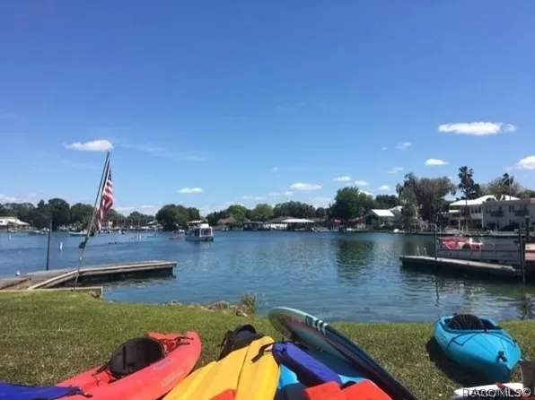 41 Beach Ln, Crystal River, FL