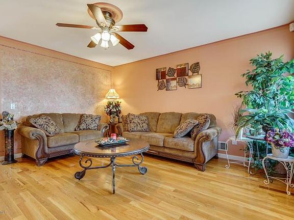 4th image of 4805 Saddleback Ln