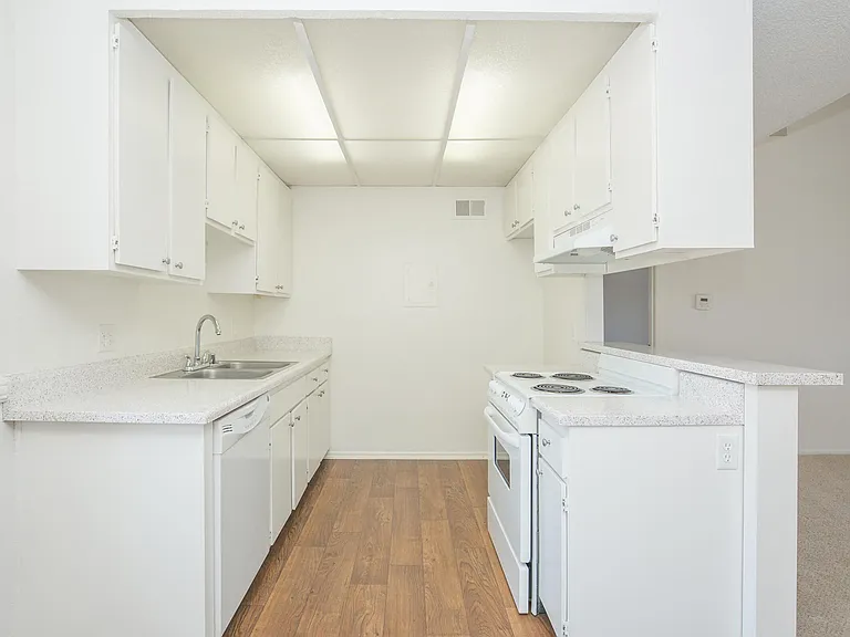 McComber Creek Apartments — Photo 19