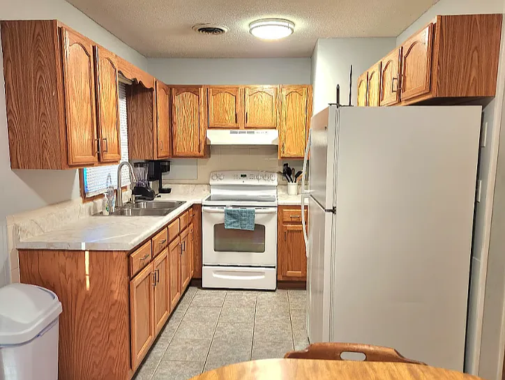 241 Lisa Ln — Photo 4