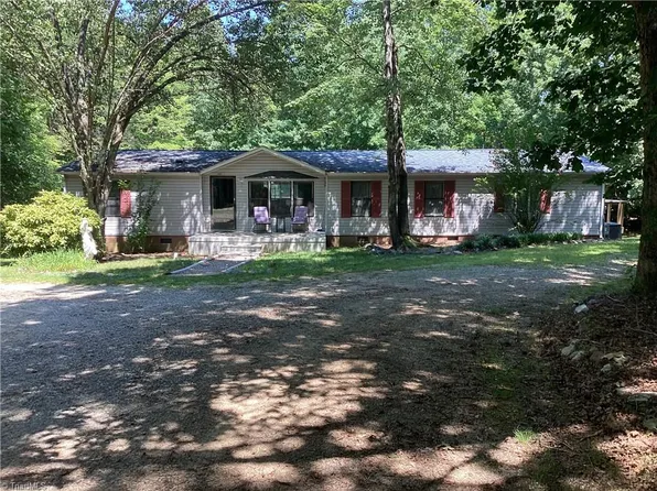 1596 Gideon Grove Church Rd, Stokesdale, NC 27357