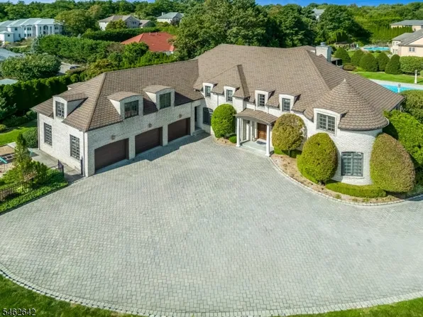 15 Mountainview Ct, Totowa Boro, NJ 07512