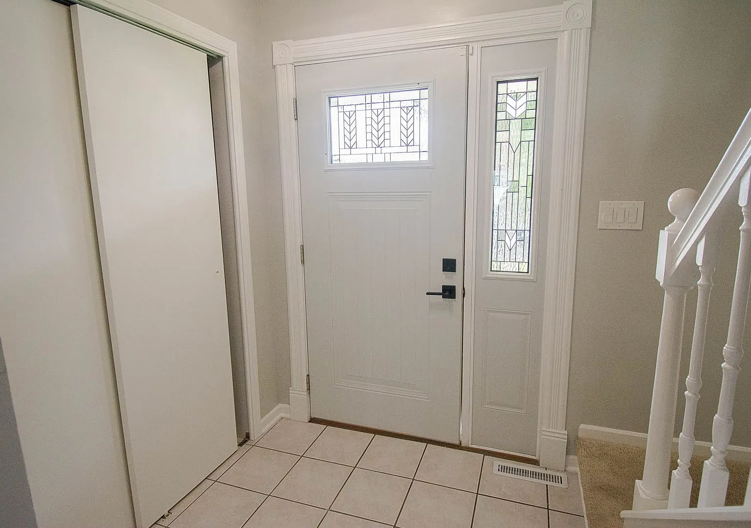Bright & beautiful 2-story home in Byron! — Photo 2