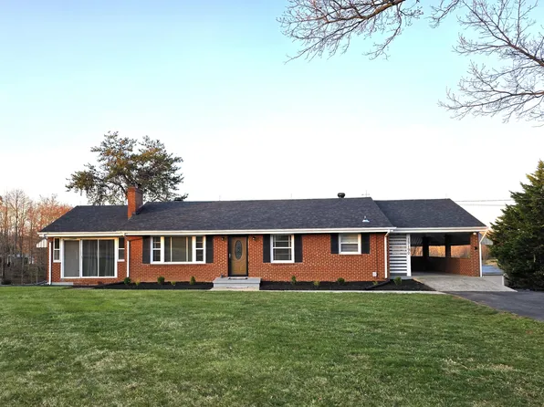 13190 Stewartsville Rd, Goodview, VA 24095