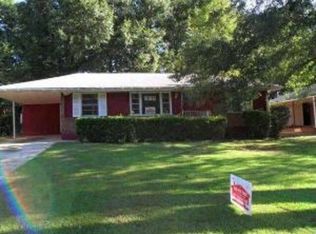 1150 N Parkwood Dr, Forest Park, GA