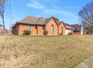 7628 Lowrance Rd, Memphis, TN 38125