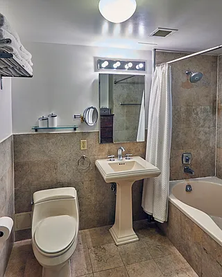 Sold by R New York | media 29