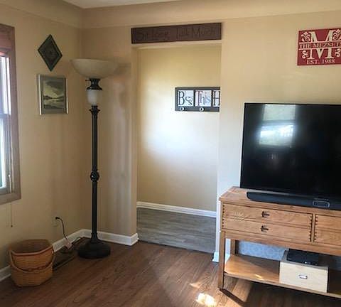 5th image of 6119 Crestwood Ave