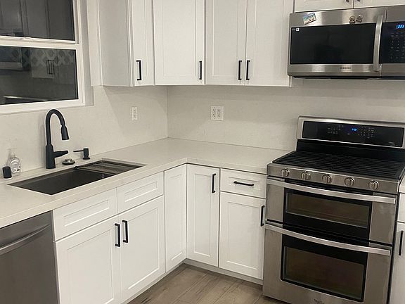 4th image of 6463 Mammoth Ave #B