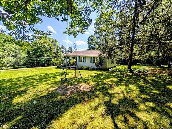 3rd image of 11650 Chestnutdale Rd