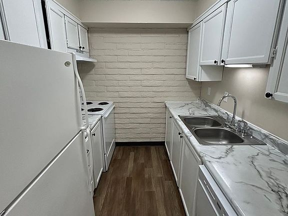5th image of 1940 Dudley St #12