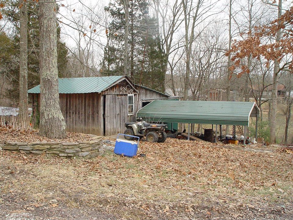 2nd image of 1375 Beaver Lake Rd