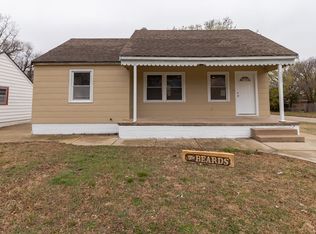 1057 N Parkwood Ln, Wichita, KS 67208