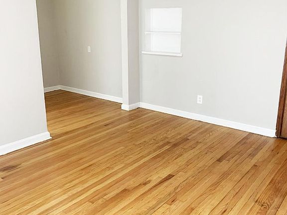 3rd image of 950 Ludlow Ave APT 1