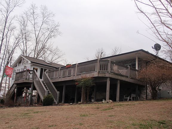 Back of house toward lake