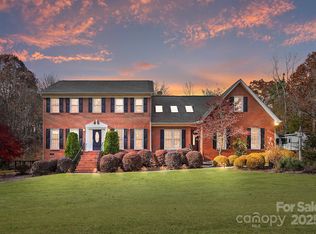 10915 Tara Oaks Dr, Charlotte, NC 28227