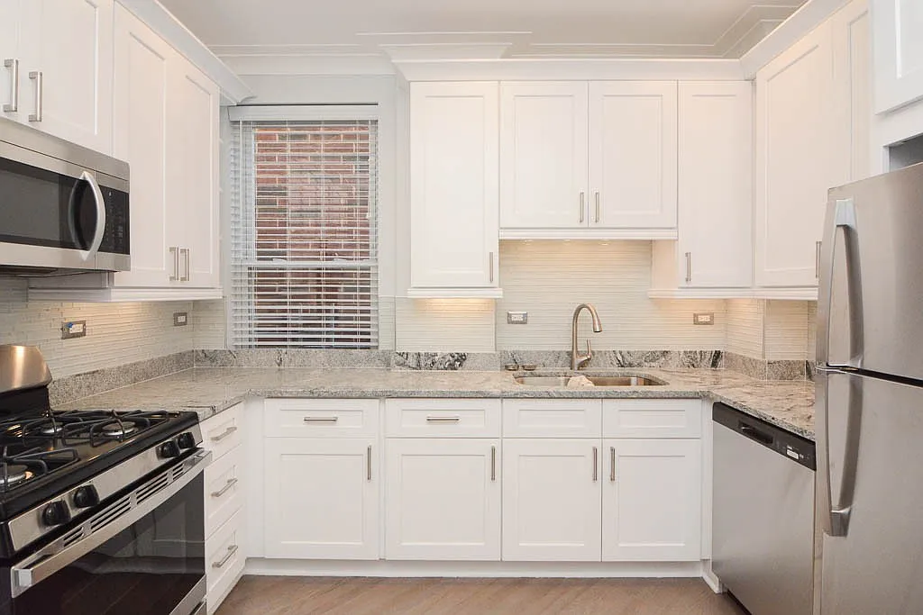 Building Photo - 3144 N Oakley Ave #2CH