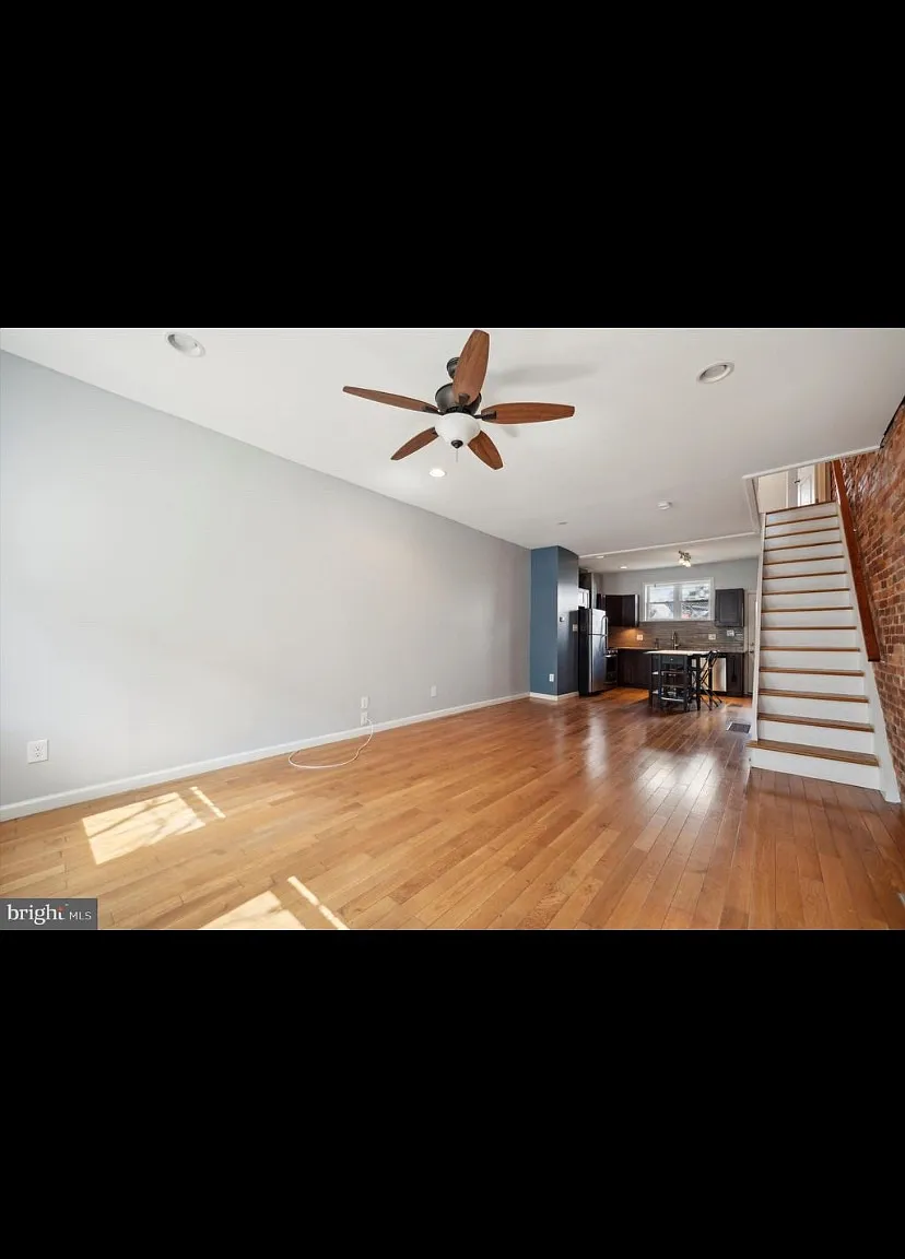 2 bed, 896 sqft, $2,000 — Photo 1