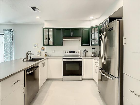3rd image of 4402 Rockcrest Cir